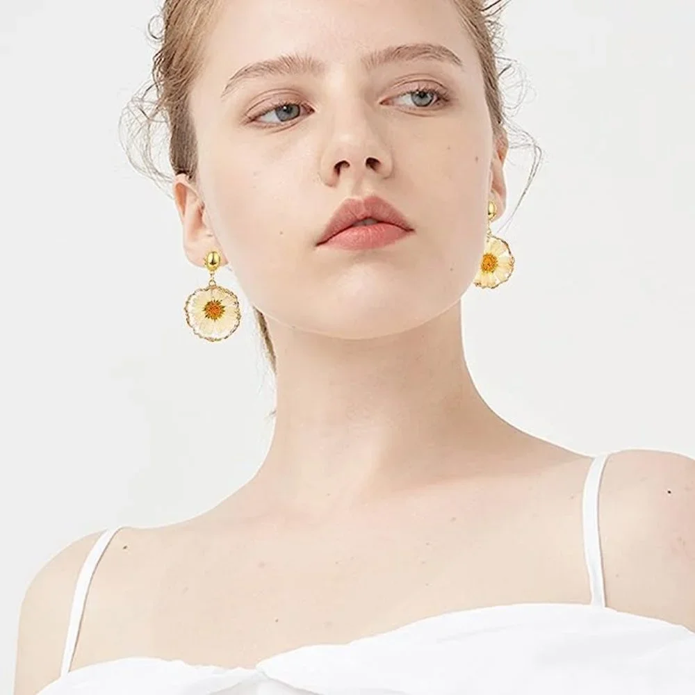 Real flowers 🌸 handmade Earrings - Picture 4 of 6